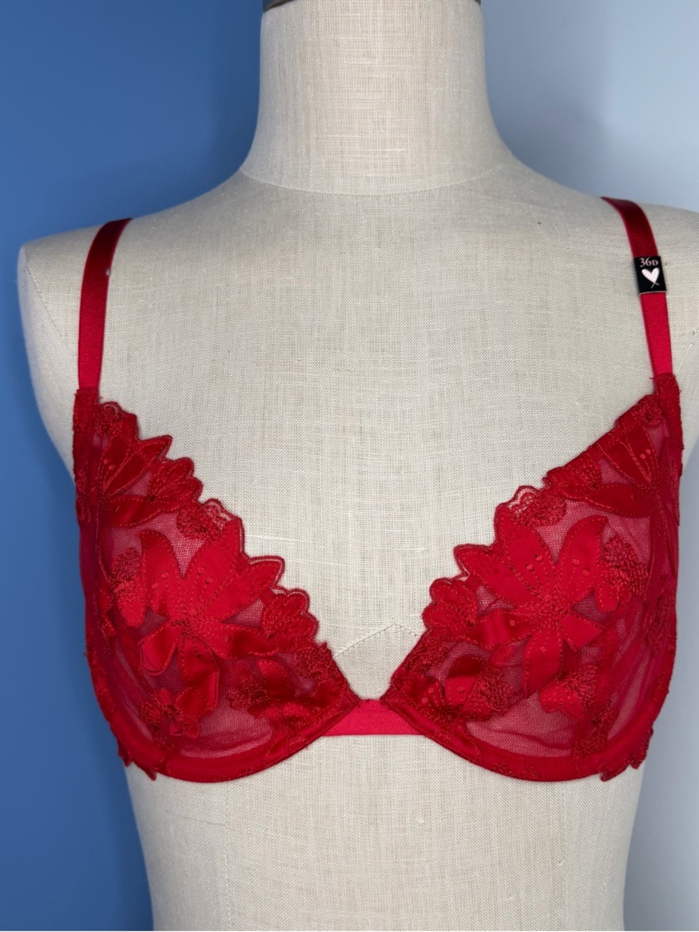 Victoria’s Secret VERY‎ SEXY Ziggy Glam Bra Red Floral Embroidery 36D New